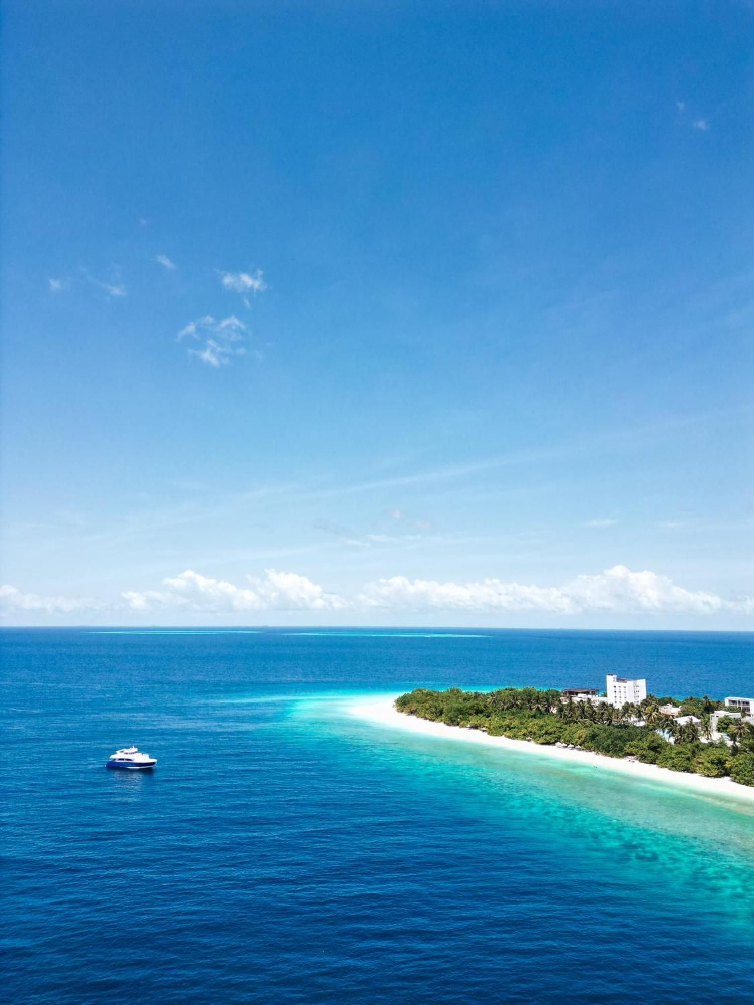 Ukulhas Villa Beach Hotel Ukulhas Island Exterior photo